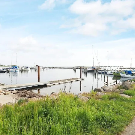 4 Person In Aeroskobing-by Traum *